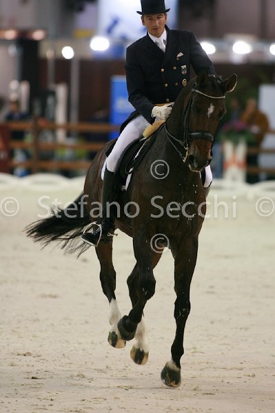 LAUGKS_MEGGLE\'S WELTTALL_MILANO_2011_SS2_2435.jpg